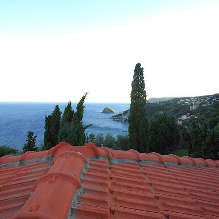 Residence Borgo San Sebastiano Bergeggi Exterior photo
